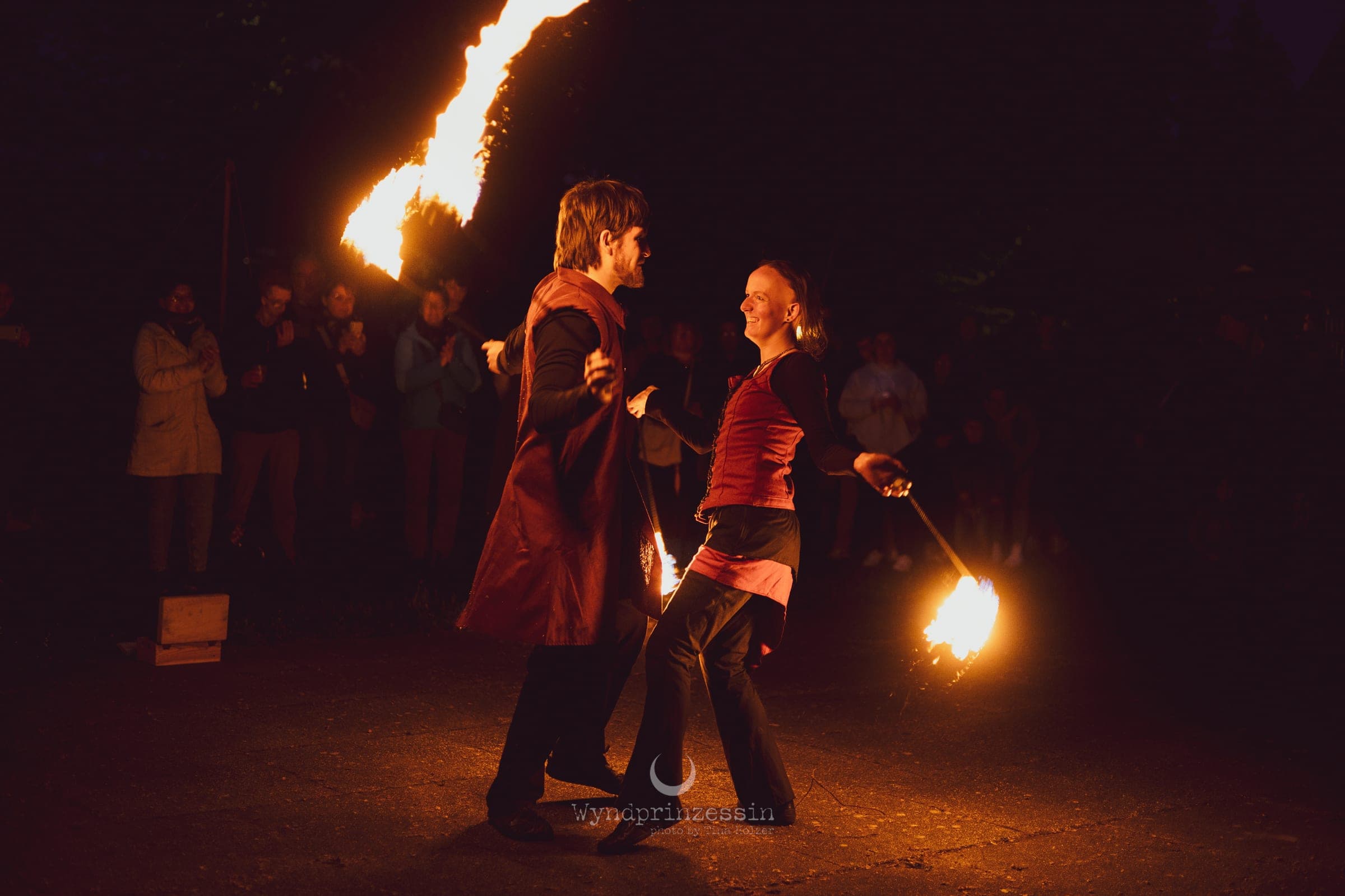 Partnerpoi-Choreografie im Duo